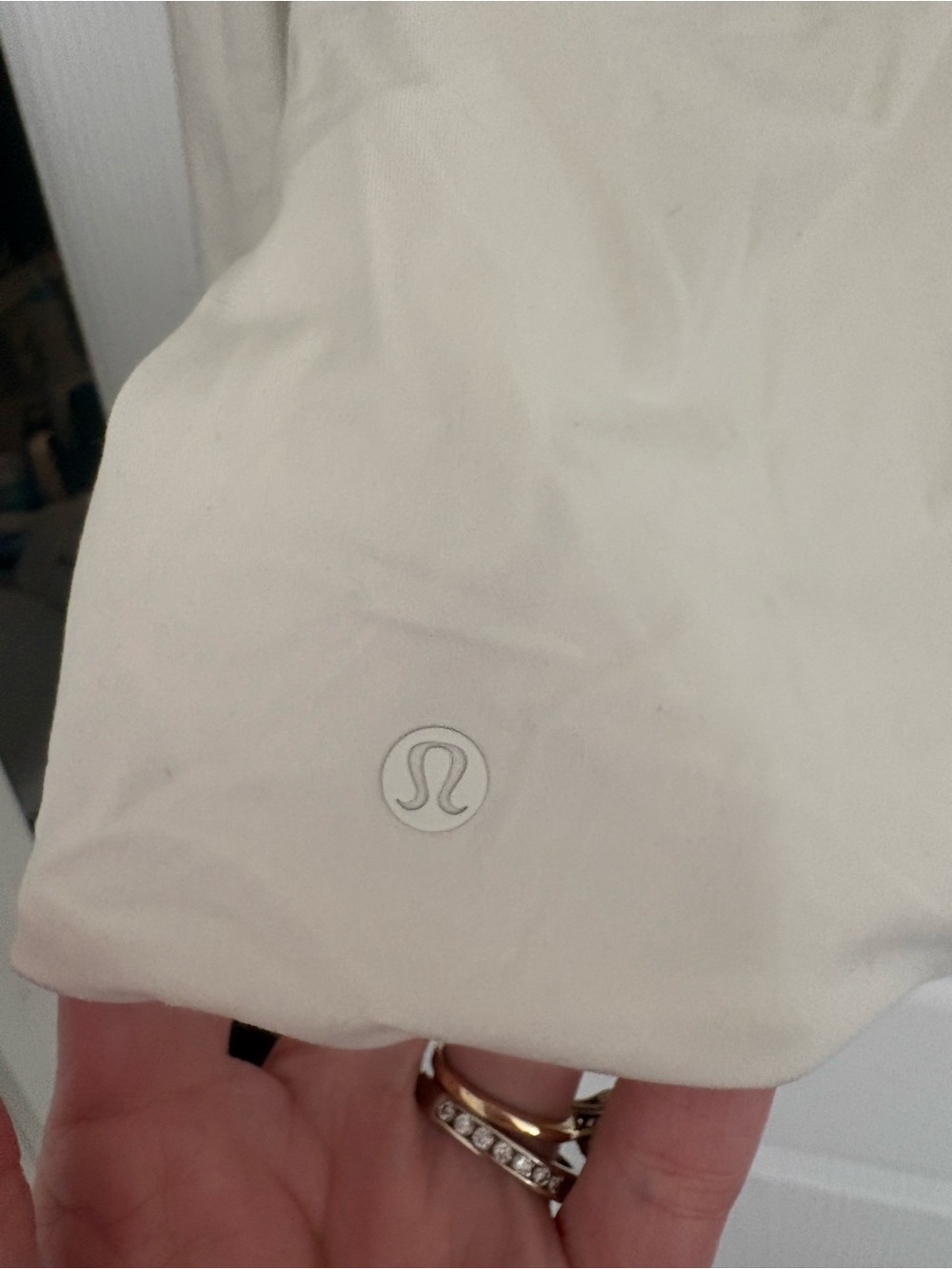 Lululemon - Picture 3 of 4
